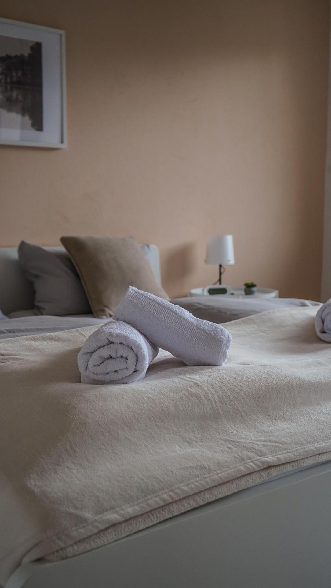Exklusives Ferien-Appartement Mit Pool- Und Saunazugang Fuer Bis Zu 4 Personen โชนวัลด์ ภายนอก รูปภาพ